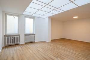 Großes WG-Zimmer (39,7 m²) für 1-2 Personen–Erstbezug-saniertes Altbaujuwel in bester Innenstadtlage – Bürgermeister-Fischer-Straße 2, 86150 Innenstadt. Sankt Ulrich-Dom, Augsburg – Vorschaubild 10