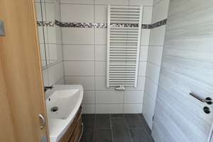 Helle 4-Zimmer Wohnung mit Balkon in Stephansposching – Die vollständige Adresse der Immobilie erhältst du vom Anbieter., 94569 Stephansposching – Vorschaubild 5