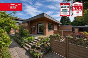 Attraktives Grundstück mit Bungalow und zusätzlichem Zweifamilienhaus