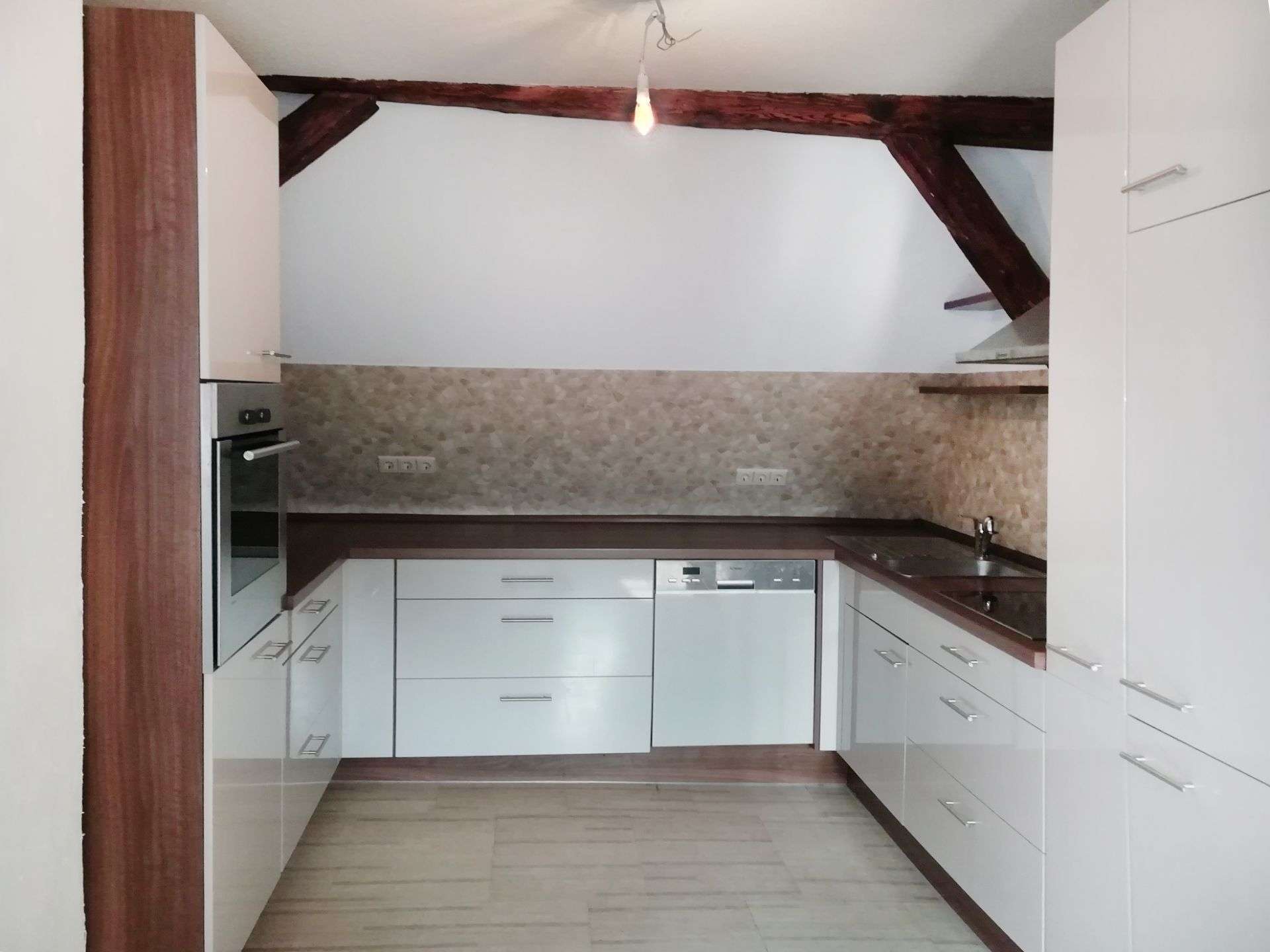 Immobilie in Mühlacker - Charmantes, bezugsfertiges und flexibles 2-FH  für Kapitalanleger oder Eigennutzer - Bild 2