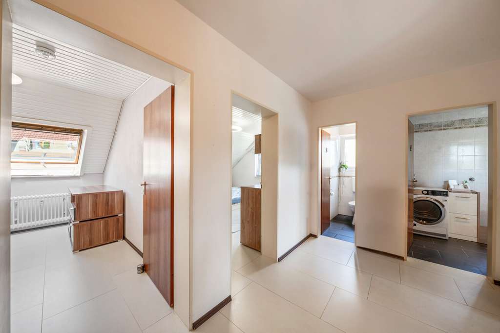 Immobilie in Gundelfingen - BRUMANI | 4-Zimmer Maisonette über zwei Ebenen mit Galerie und sonniger Dachloggia in Gundelfingen - Bild 3