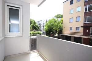 Gut geschnittene, neu renovierte 2-Zimmer-Wohnung mit Loggia in ruhiger Lage, Nähe U2 Milbertshofen – Die vollständige Adresse der Immobilie erhältst du vom Anbieter., 80807 Milbertshofen, München – Vorschaubild 3