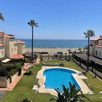 Elegantes Reihenhaus in Strandnähe mit Südausrichtung, Casares Costa, nahe Estepona.