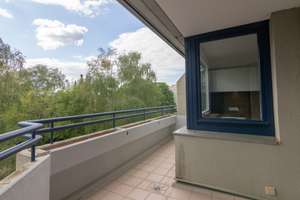 Privat an privat! Ohne Makler! Gehobene 3-Zimmer Wohnung im 4. OG mit Balkon in Berlin-Zehlendorf – Die vollständige Adresse der Immobilie erhältst du vom Anbieter., 14167 Zehlendorf, Berlin – Vorschaubild 2