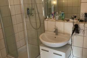 Ca. 80 m²-DG-Atelierwohng. auf 2 Ebenen mit 3,5 Zimmern, DKB und Stellpl. ab 1.8. z. verm. – Die vollständige Adresse der Immobilie erhältst du vom Anbieter., 40591 Wersten, Düsseldorf – Vorschaubild 9