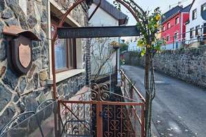 Trechtingshausen - Charmantes Einfamilienhaus mit markanter Bruchsteinfassade in Rheinstrand-Lage – Die vollständige Adresse der Immobilie erhältst du vom Anbieter., 55413 Trechtingshausen – Vorschaubild 3