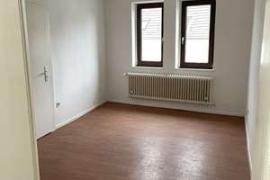 Helle 84-qm Altbau-DG-Wohnung; schöner Grundriss; zentrale Lage – Waldhausener Straße 223, 41061 Am Wasserturm, Mönchengladbach – Vorschaubild 5