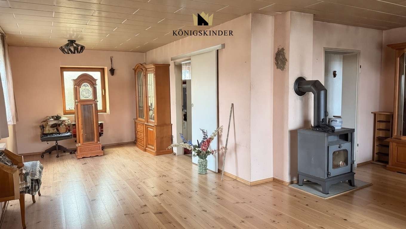 Tradition trifft Möglichkeit – Zweifamilienhaus mit viel Platz drumherum, Sigmaringen Kreis – Bild 3