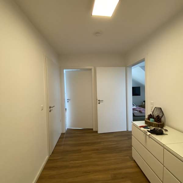 *** Wohnung im energieeffizienten Neubau aus 2022 - mit Balkon -  Aussicht ins Grüne ***
