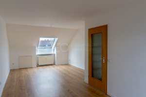 Saniertes Dreifamilienhaus in leerstehendem Zustand – Die vollständige Adresse der Immobilie erhältst du vom Anbieter., 90427 Großgründlach, Nürnberg – Vorschaubild 9