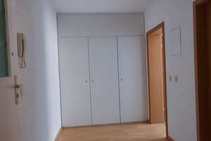 2-Raum-Wohnung mit großzügigem Schnitt und viel Tageslicht – Bernsdorfer Straße 89, 9126 Bernsdorf, Chemnitz – Vorschaubild 3
