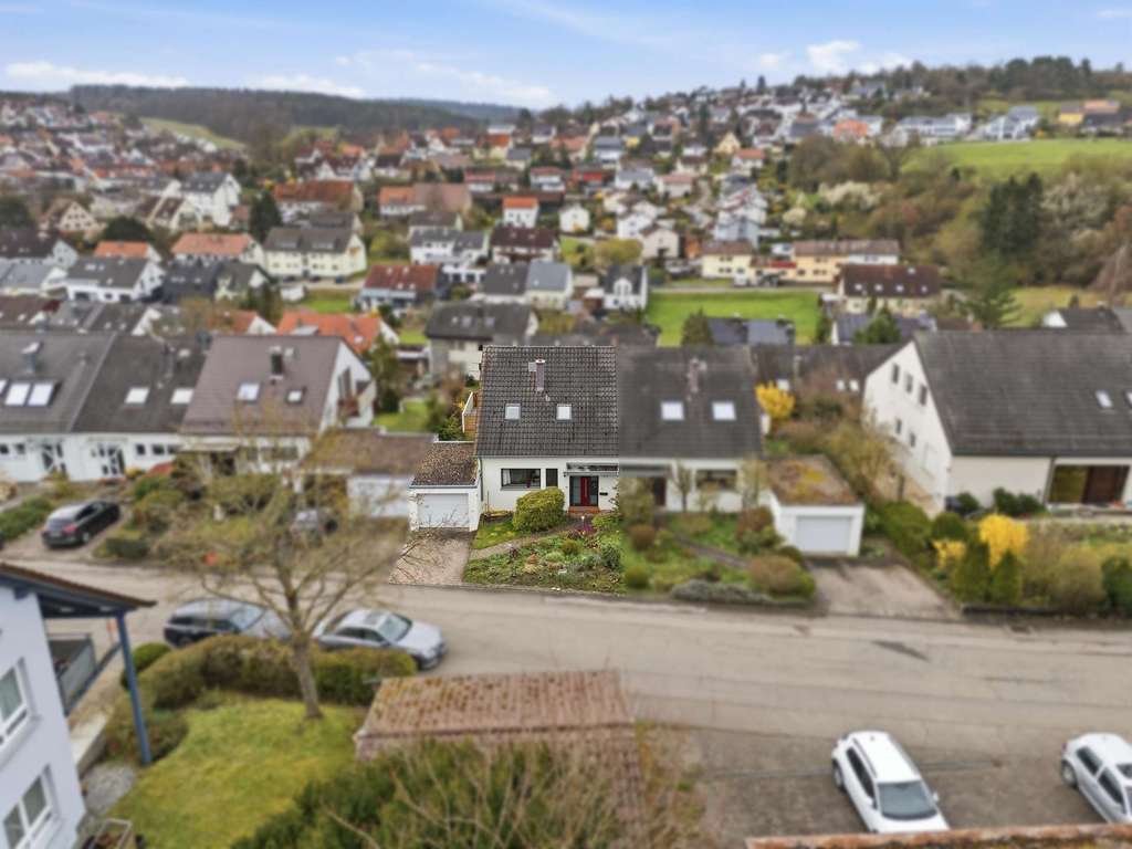 Immobilie in Weissach - Ihr Zuhause im Grünen – Einfamilienhaus mit Fernsicht und großem Garten - Bild 1