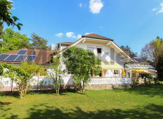 Stilvolles 12-Zi.-EFH mit Einliegerwohnung und Garten in München-Aubing!