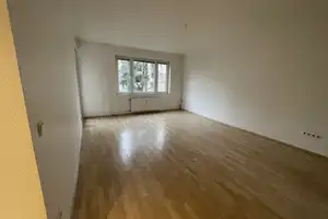 Lichtdurchflutete 2,5-Zimmer-Wohnung in Berlin-Spandau – Individuell gestaltbar – Heerstraße 396, 13593 Berlin – Vorschaubild 1