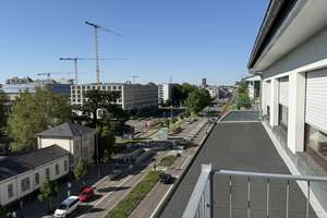 Urbane Oase am Stadtgarten: 4,5 Zimmer  Penthouse mit  45qm Dachterrasse,  Panoramafenstern  & Kamin – Die vollständige Adresse der Immobilie erhältst du vom Anbieter., 76137 Südstadt, Karlsruhe – Vorschaubild 3
