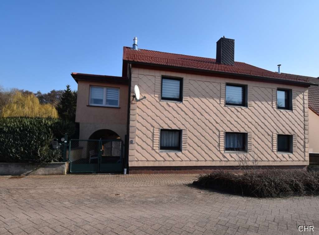 Immobilie in Ellrich - Platz für die größere Familie - überwiegend modernisiertes Ein- / Zweifamilienhaus in ruhiger Lage - Bild 0