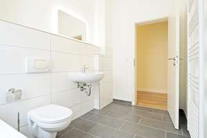 Helle und sanierte  3-RW im EG* moderne EBK* Süd-Ost-Balkon* Tageslichtbad mit Wanne* AK* zentral* – Försterlingstraße 3, 1259 Großzschachwitz, Dresden – Vorschaubild 6