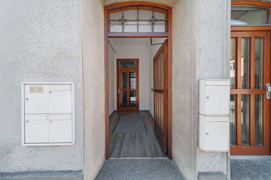 Immobilie in Burgau - Denkmalgeschütztes Wohn- und Geschäftshaus im Stadtzentrum Burgau - Bild 2