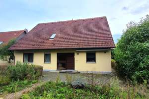 Geräumiges Einfamilienhaus mit 5 Zimmern in Würzburg-Heuchelhof + Einliegerwohnung – Die vollständige Adresse der Immobilie erhältst du vom Anbieter., 97084 Heuchelhof, Würzburg – Vorschaubild 3