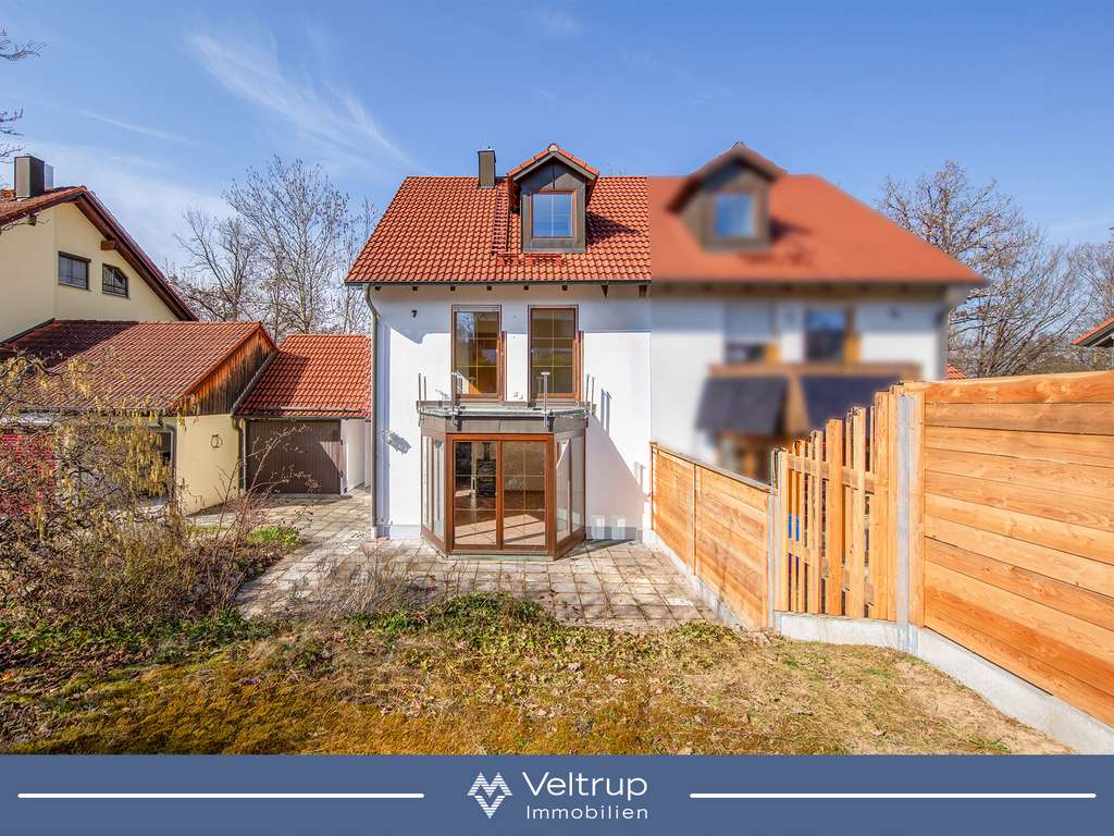 Immobilie in Gilching - SOLIDE DOPPELHAUSHÄLFTE MIT AUSBAUPOTENZIAL - Bild 0