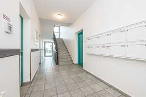 Stilvoll wohnen: Vermietete 3-Zimmer-Oase mit Loggia und bequemem Aufzug – Berlin – Vorschaubild 4