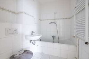 Altbauidylle mit Balkon zum Innenhof – Badewanne, Keller & provisionsfrei in grüner Lage – Handjerystraße 36, 12489 Adlershof, Berlin – Vorschaubild 15