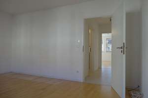 helle 3,5 ZKB Wohnung mit Wintergarten in Königswiesen – Die vollständige Adresse der Immobilie erhältst du vom Anbieter., 93051 Kumpfmühl-Ziegetsdorf-Neuprüll, Regensburg – Vorschaubild 3