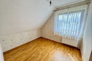 Top-gepflegtes Haus in ruhiger Lage mit viel Platz im Keller-Familienobjekt – Steinburg (Kreis) – Vorschaubild 6