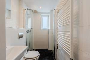 Bezugsfrei, guter Grundriss 2,5-Zimmer energetisch modernisiert  nahe Ku'damm – Die vollständige Adresse der Immobilie erhältst du vom Anbieter., 10711 Halensee, Berlin – Vorschaubild 10