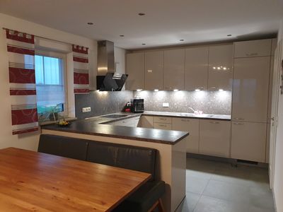 Großzügiges und gehobenes Wohnen mit Traum-Balkon
