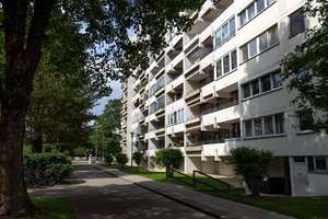FRISCH SANIERTE 1-Zi.-Wohnung mit Balkon & EBK - PROVISIONSFREI & BEZUGSFREI – Die vollständige Adresse der Immobilie erhältst du vom Anbieter., 86161 Wolfram-und Herrenbachviertel, Augsburg – Vorschaubild 9
