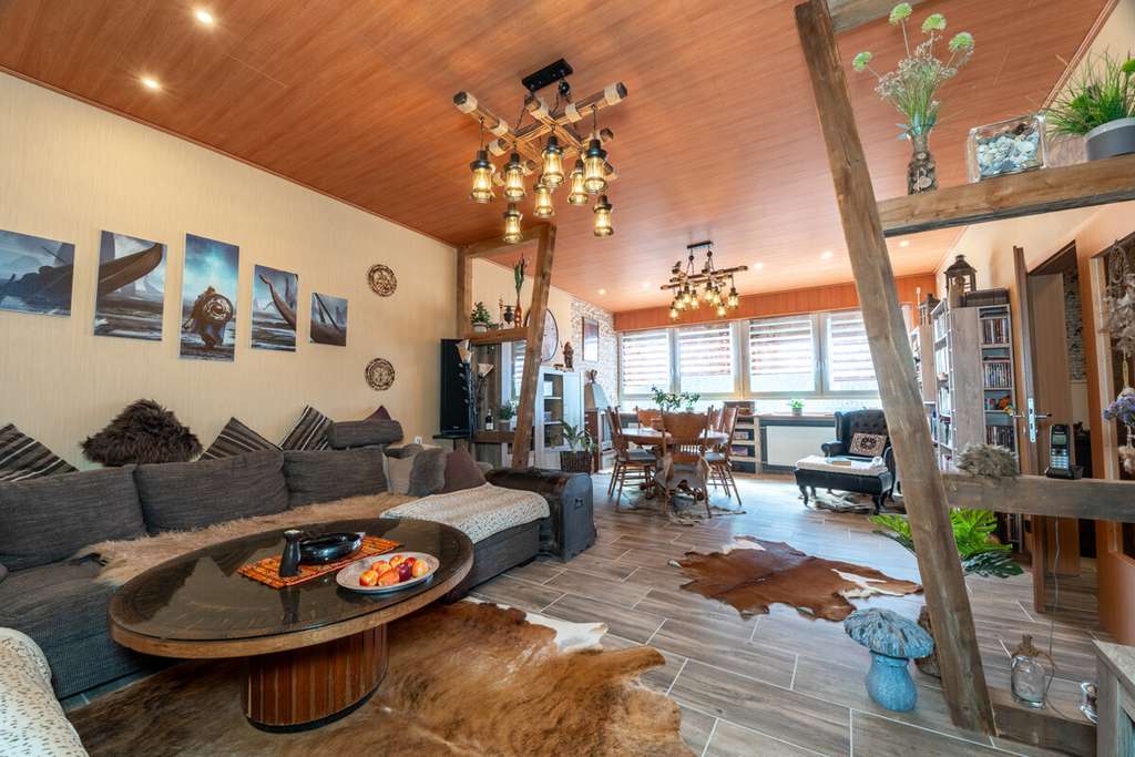 Immobilie in Eigeltingen - Wohnen, Vermieten und Entwickeln – Mehrfamilienhaus mit 3 Einheiten und 2.945 m² Grundstück - Bild 1