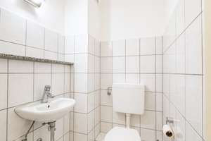 400 m² Grünblick: Reihenendhaus mit großem Garten in ruhiger Wohnsiedlung von Kaiserswerth – Die vollständige Adresse der Immobilie erhältst du vom Anbieter., 40489 Kaiserswerth, Düsseldorf – Vorschaubild 8