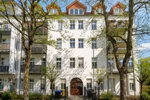 Gut vermietete Kapitalanlage mit Potential * 2 Zimmer mit Balkon