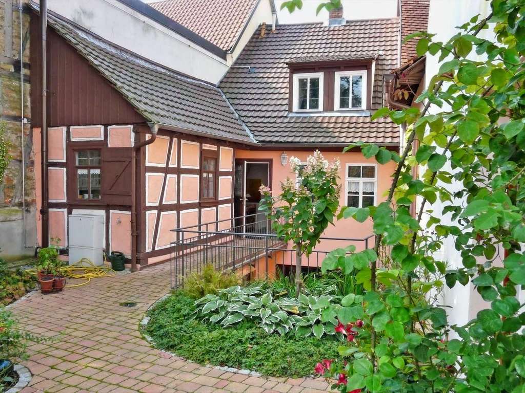 Immobilie in Königsberg in Bayern - Prächtiges Fachwerkhaus in historischer Altstadtlage - direkt am Salzmarkt - mit Garten und Gewölb - Bild 2