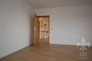 Helle und geräumige 3 Zimmer-Dachgeschosswohnung mit Einbauküche und Wanne in Stadtfeld-Ost – 39108 Stadtfeld Ost, Magdeburg – Vorschaubild 10