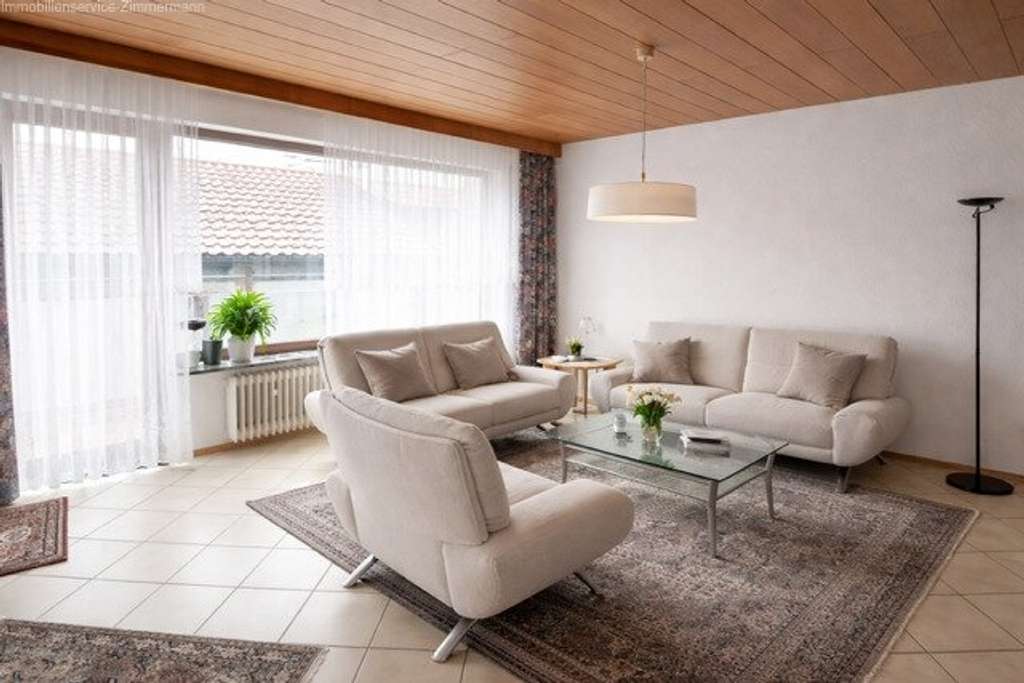 Immobilie in Lauf - Freistehendes EFH in ruhiger Lage und Ausbau-Potential zu verkaufen.  - Bild 4