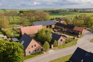Vielseitig nutzbarer 3-Seiten-Hof in der herrlichen Uckermark - geschmackvoll saniert u ausgestattet – Die vollständige Adresse der Immobilie erhältst du vom Anbieter., 16306 Casekow – Vorschaubild 2