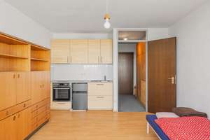 Weitblick über das Olympiadorf: Bezugsfreies Apartment mit Südloggia im denkmalgeschützten Ensemble – Die vollständige Adresse der Immobilie erhältst du vom Anbieter., 80809 Am Riesenfeld, München – Vorschaubild 7