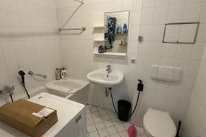 LINDENAUER MARKT # ruhig # hell #Laminat # Fussbodenhzg im Bad # – Rabener Str. 8, 4177 Altlindenau, Leipzig – Vorschaubild 6
