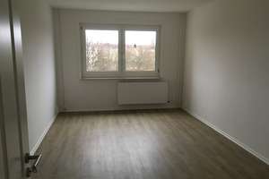 Top renovierte Wohnung mit Einbauküche. – Annaberger Str. 36, 9111 Zentrum, Chemnitz – Vorschaubild 4