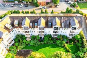 Gemütlich, großzügig, besonders: Dachgeschosswohnung mit Sauna und Garage – Die vollständige Adresse der Immobilie erhältst du vom Anbieter., 74081 Horkheim, Heilbronn – Vorschaubild 2