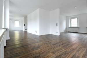 Zwei Zimmer in Biberbach: Helle Wohnung mit Balkon