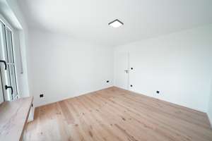 Frisch saniert mit Blick ins Grüne - 2,5 Zimmer Terrassenwohnung in Regensburg/Graß – Löbelstraße 11, 93053 Oberisling-Graß, Regensburg – Vorschaubild 15