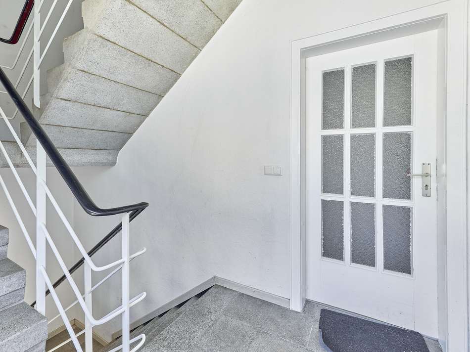 20 Treppenhaus Eingang 1 OG