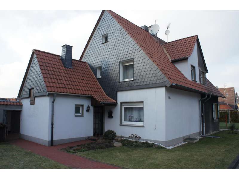 Günstiges Reihenhaus mit Modernisierungsbedarf