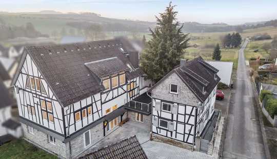 Bild von Zwei modernisierte Wohnhäuser mit ansprechender Architektur