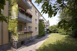 Schicke kleine 3-Zimmer-Wohnung mit sonnigem Balkon.