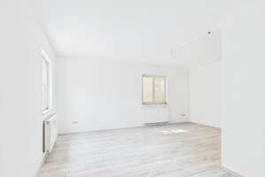 Bezugsfreie Maisonettewohnung mit 3 nutzbaren Räumen und Garten ! – Türkisstraße 7, 4319 Engelsdorf, Leipzig – Vorschaubild 8