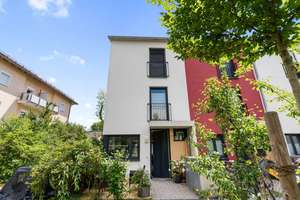 Familienfreundliches Reiheneckhaus mit großzügigem Garten und durchdachter Raumaufteilung – Die vollständige Adresse der Immobilie erhältst du vom Anbieter., 82152 Krailling – Vorschaubild 2